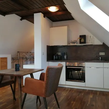 Tolles Dach-apartment Mit Balkon Und Klimaanlage *