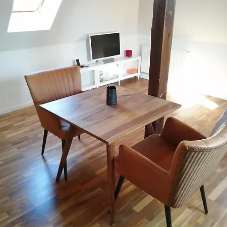 Tolles Dach-apartment Mit Balkon Und Klimaanlage 公寓 *