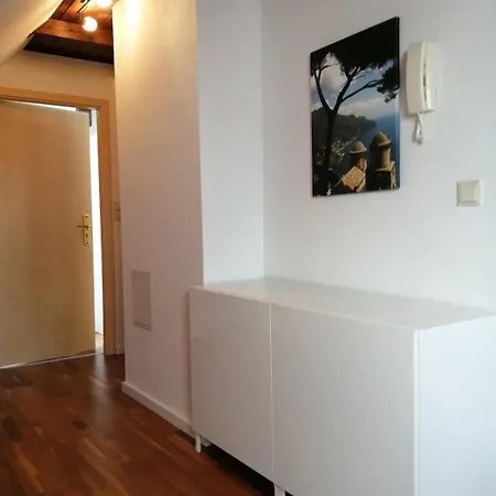 Tolles Dach-apartment Mit Balkon Und Klimaanlage 公寓 *