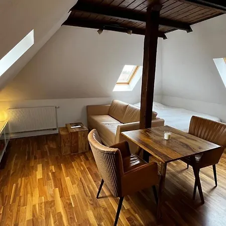 Tolles Dach-apartment Mit Balkon Und Klimaanlage 公寓 *