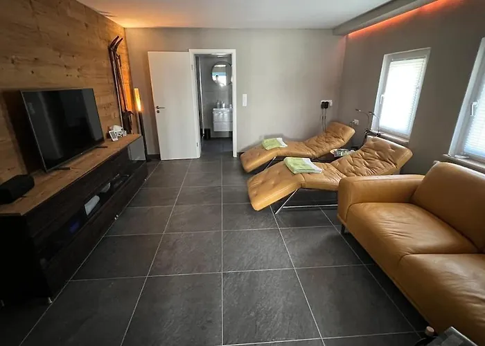 Tolles Dach-apartment Mit Balkon Und Klimaanlage アパート