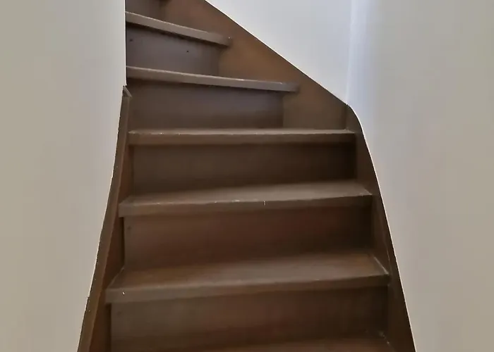 Tolles Dach-apartment Mit Balkon Und Klimaanlage