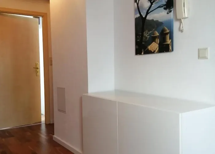 Tolles Dach-apartment Mit Balkon Und Klimaanlage アパート *