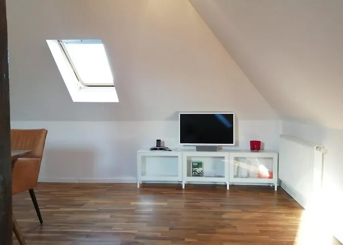 Tolles Dach-apartment Mit Balkon Und Klimaanlage アパート ハレ