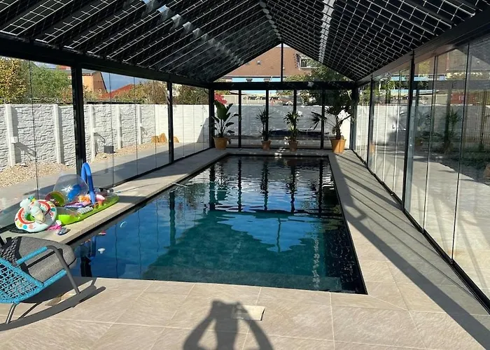 Tolles Dach-apartment Mit Balkon Und Klimaanlage ハレ