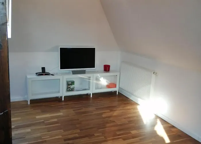 Tolles Dach-apartment Mit Balkon Und Klimaanlage ハレ