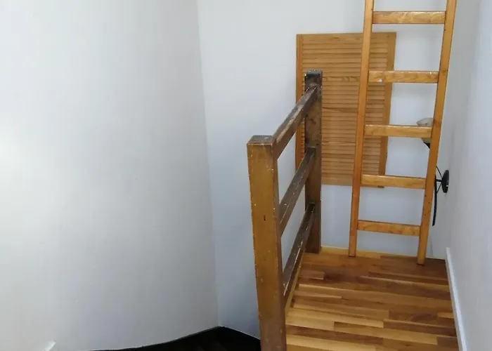 Tolles Dach-apartment Mit Balkon Und Klimaanlage アパート